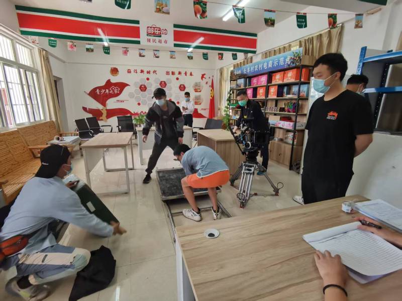 银海区广告片拍摄公司：极简主义践行者，少即是多的视觉哲学